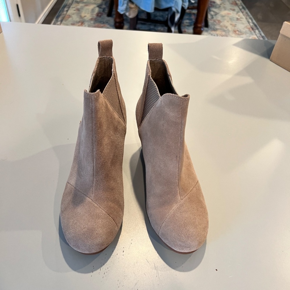 Toms Kelsey Taupe Gray Sued